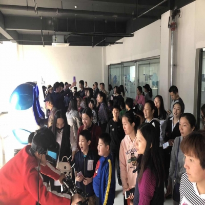 vr體驗館要花多少錢？一般包括哪些vr游戲設備？要不要考慮vr加盟？